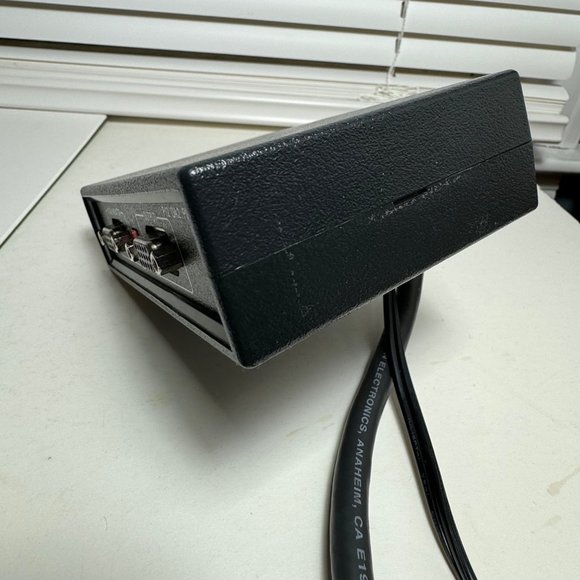 Extron P/2 DA2 PLUS Dual Output VGA/DVI Distribution Amplifier Splitter Amp - Picture 10 of 11